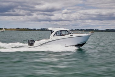 BÉNÉTEAU ANTARES 7
