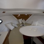La cabine du Flyer 750 sundeck en configuration table