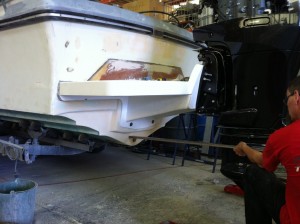 Controle de la hauteur du moteur par rapport au fond de coque