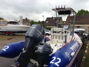 Moteur auxiliaire 20 cv 4 temps monté sur chaise