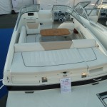 Cockpit et plateforme du Bayliner 642 CU