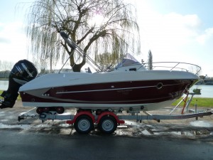 Beneteau Flyer 750 Sundeck Rubis sur remorque Rocca