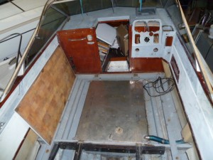 Cockpit à nu après repose du réservoir inox